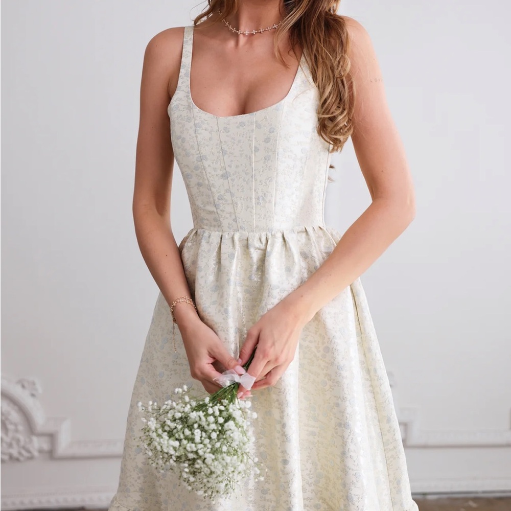 The Avery Dress in Light Blue Duchess - Picture 4 of 16